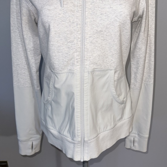 Lululemon Voyage Hoodie - Picture 5 of 16